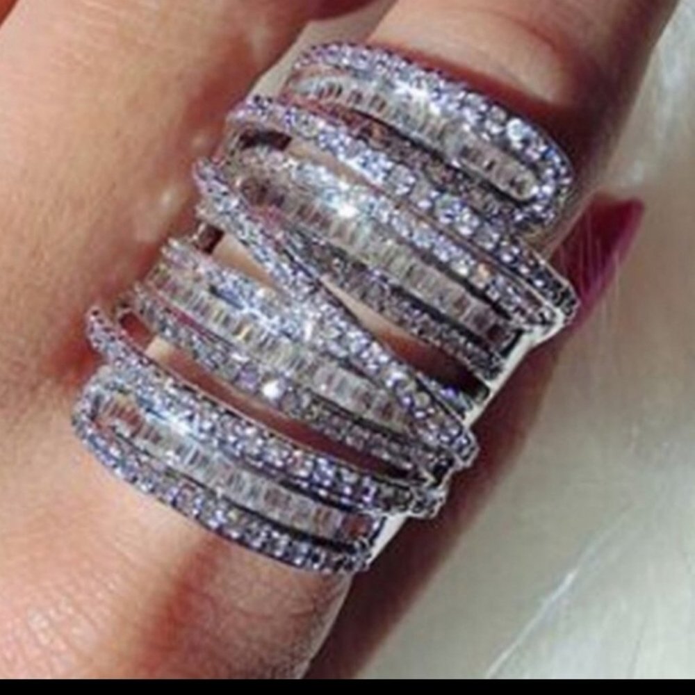 New “6.4 CT 925 Silver Diamond Ring - Picture 5 of 5